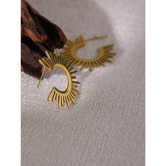 18K Gold Plated Sun C-shape Earrings - Picture 7 of 9